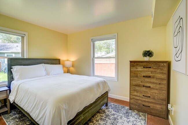 Building Photo - 88 Craig Ave