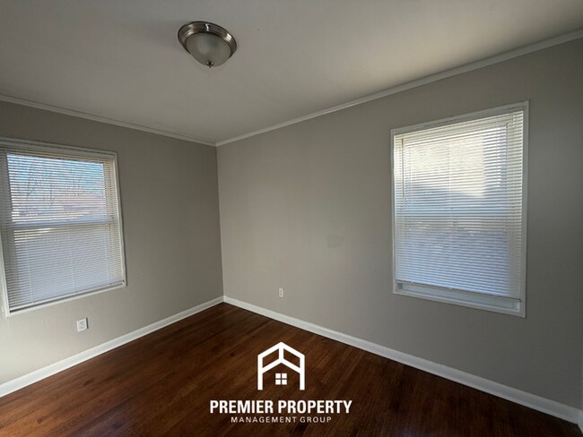 Building Photo - Charming 3BR Memphis Home with Tile Floors, Dining Area & Fenced Backyard