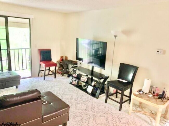 Building Photo - 118 Sussex Pl