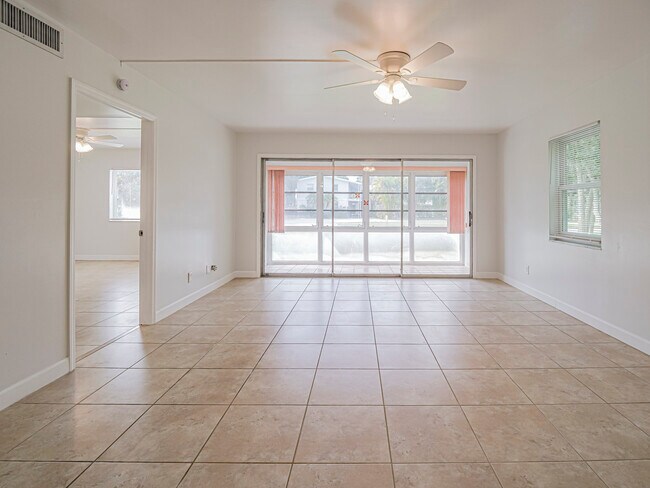 Building Photo - 600 Royal Palm Blvd