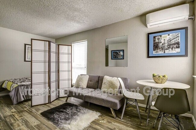 Building Photo - 4659 S Darlington Ave