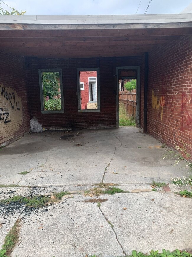 Building Photo - 2 Bedroom 1st Floor-Parking- Penn Park Area York City