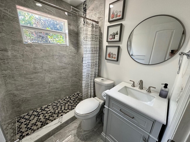 Building Photo - 2300 SW 43rd Terrace