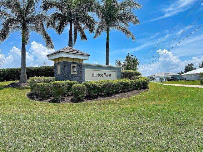 Building Photo - 15240 Spanish Point Dr