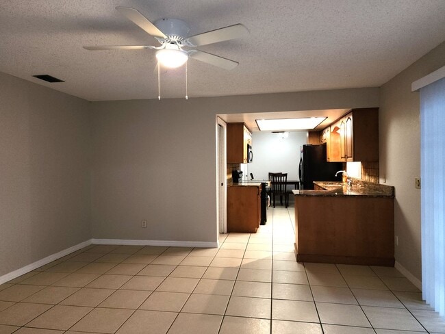 Building Photo - Spacious Single-Story Home; Private Fenced...