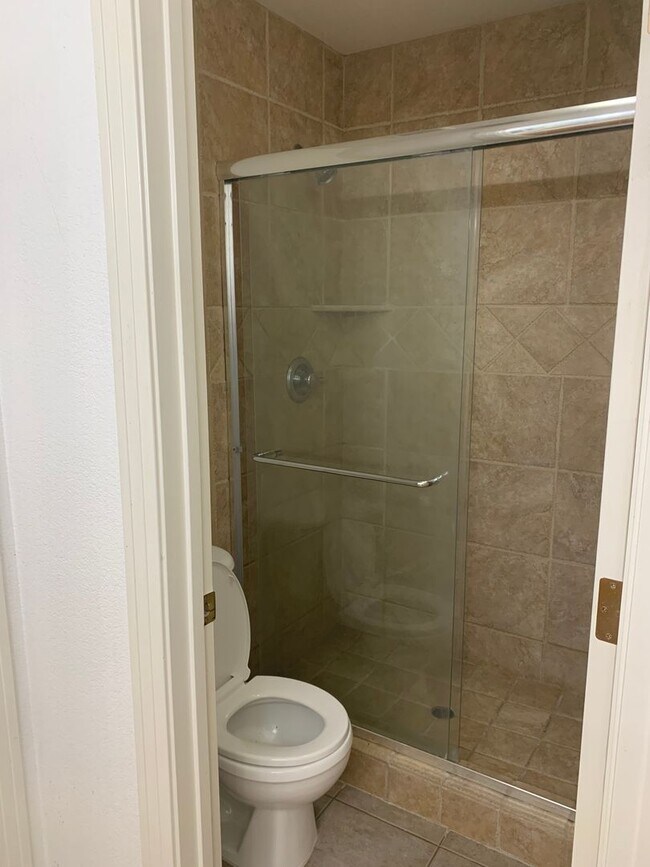 Building Photo - 7117 Heatherwood Dr
