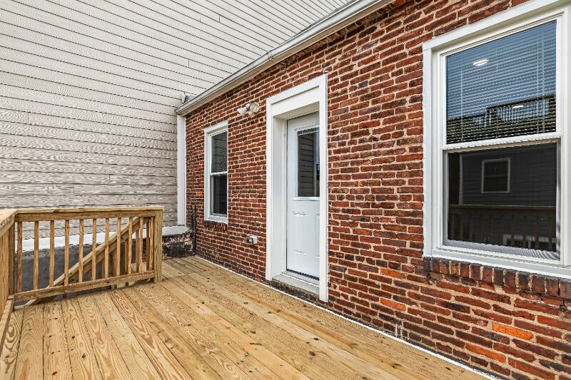 Building Photo - 1439 Haubert St