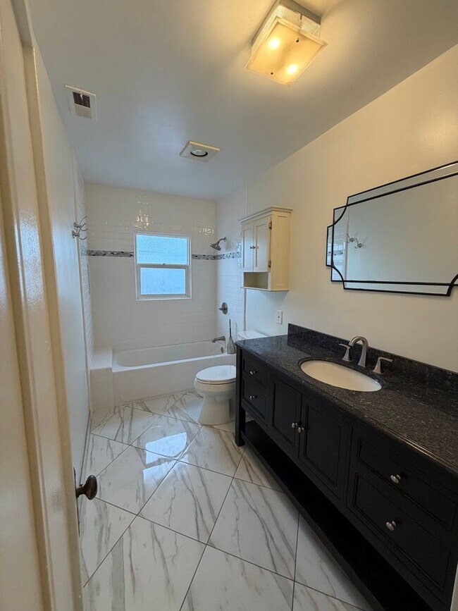 Building Photo - 535-537 E. Van Bibber