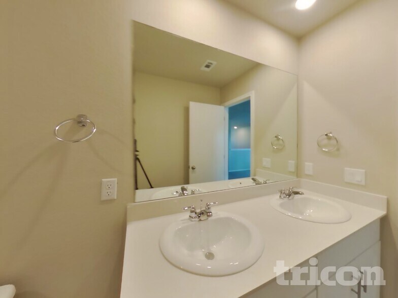 Building Photo - 3600 Catlett Crk Rd