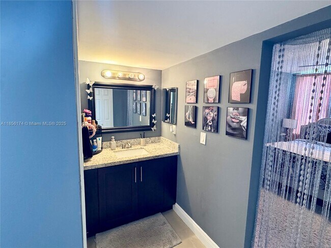 Building Photo - 9495 Evergreen Pl