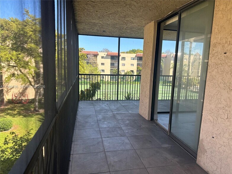 Building Photo - 10401 W Broward Blvd