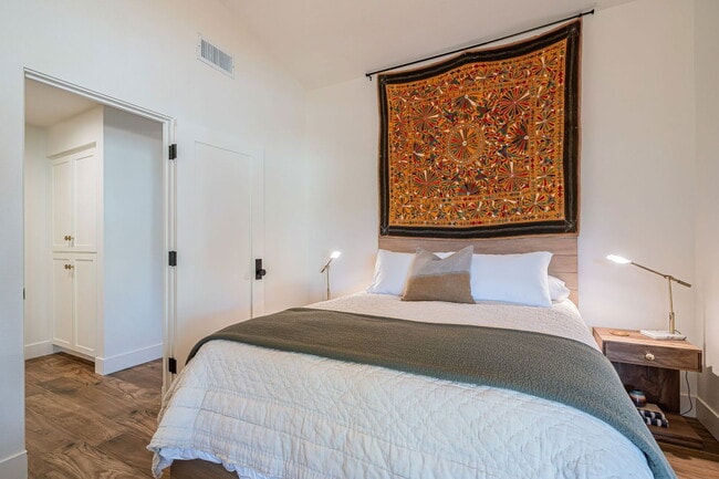 Building Photo - 10511 E Terra Dr