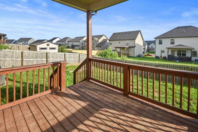 Building Photo - Pet Friendly Four Bedroom!