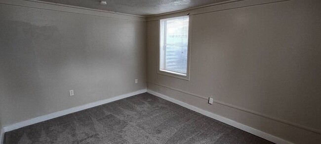 Building Photo - Quaint Provo Basement Apartment w lots of ...