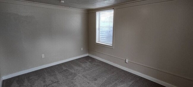 Building Photo - Quaint Provo Basement Unit w lots of parking