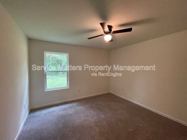 Building Photo - 6521 June Bug Dr