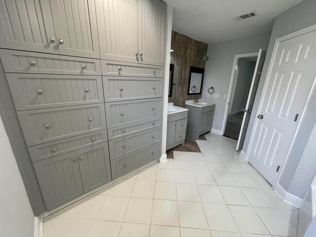 Building Photo - 8808 Cagle Dr
