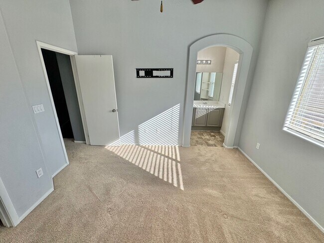 Building Photo - MOVE IN SPECIAL - BRIGHT 2-BEDROOM CONDO IN SOUTHWEST LAS VEGAS CONDO