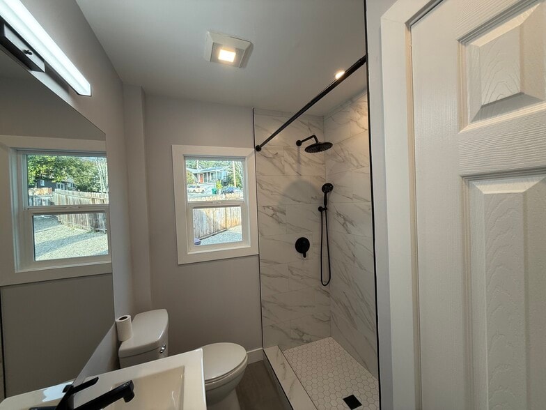 Building Photo - 3000 Parker Ave