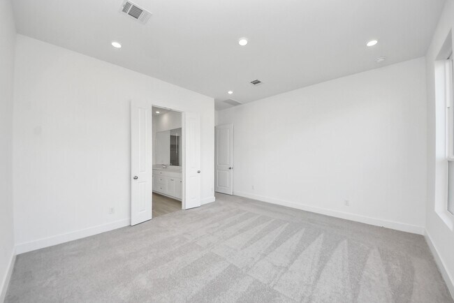 Building Photo - 31046 Vintage Crk Ln