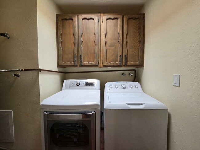 Building Photo - 14 Conchas Loop