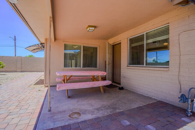 Building Photo - 845 W Romo Jones St