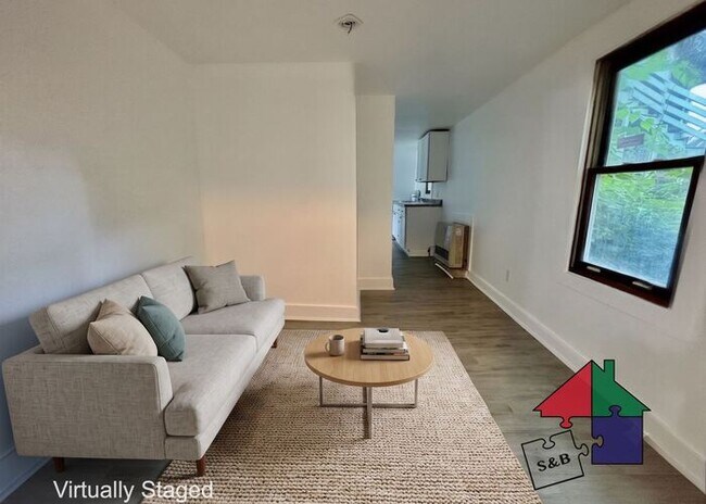 Building Photo - Freshly Renovated 2-Bedroom in Burlington's South End!