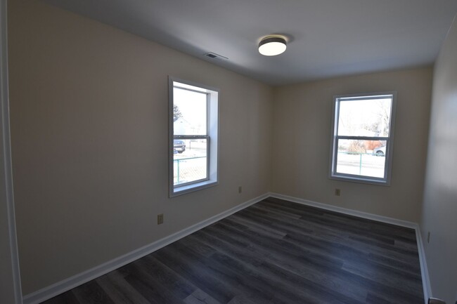 Building Photo - Three Bedroom Rental in Greenfield