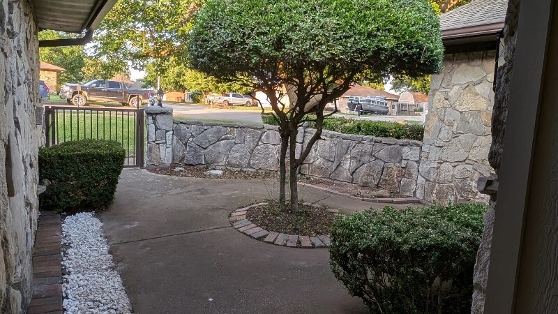 Building Photo - 9821 Bancroft Dr