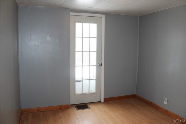 Building Photo - 8337 S Main St