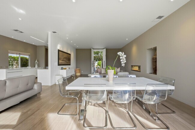 Building Photo - 47125 El Menara Cir