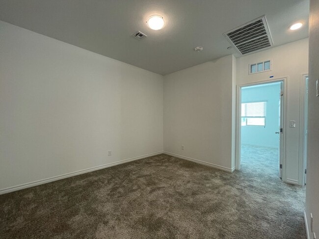 Building Photo - GATED 3 BED 2.5 BATH 2 CAR GARAGE + LOFT IN NORTH LAS VEGAS