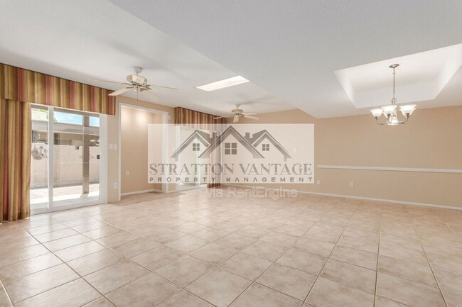 Building Photo - 3345 E University Dr