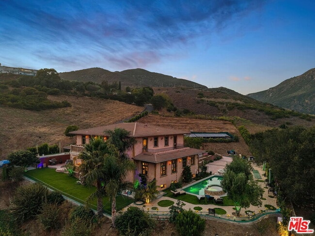 Building Photo - 28305 Via Acero