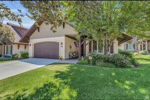 Building Photo - 77 W Village Ct