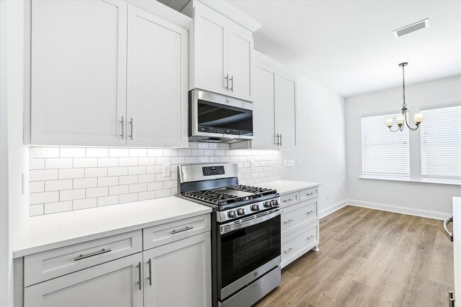 Building Photo - 201 Ursaline St