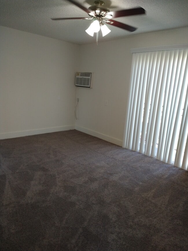 Building Photo - 7222 Melrose St