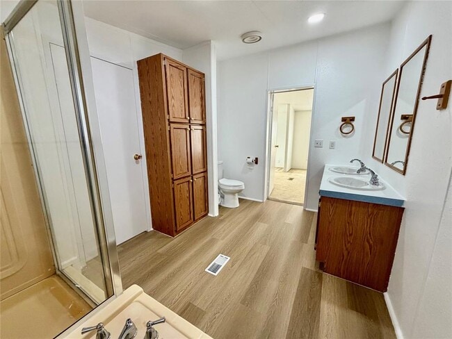 Building Photo - 831 Rolling Block Dr