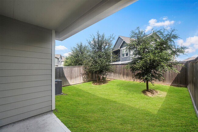 Building Photo - 21130 Medina River Dr