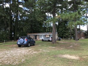 Building Photo - 2161 Bingham Dr