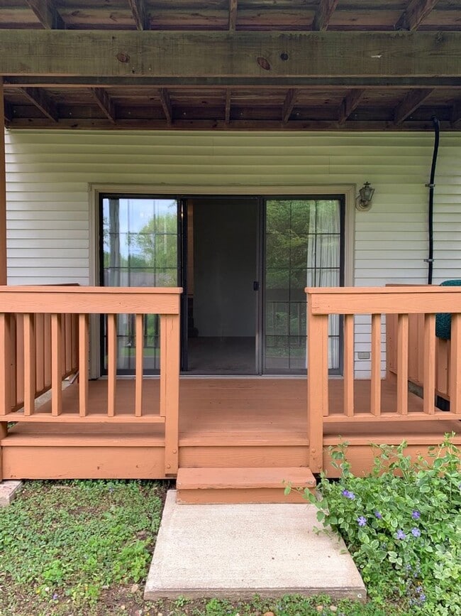 Building Photo - Welcome to River Woods!