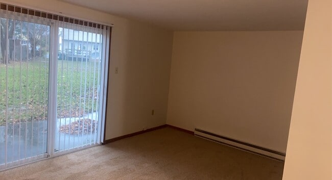 Building Photo - 636 Sunflower Dr