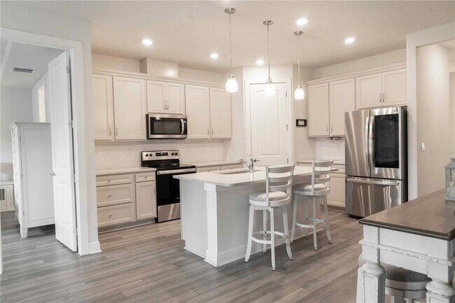Building Photo - 6293 Bradford Woods Dr