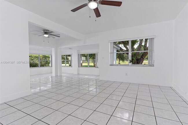Building Photo - 2024 NE 174th St