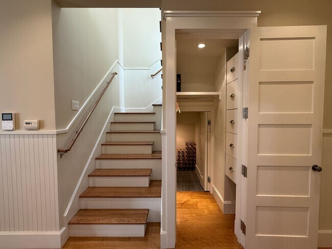 Building Photo - 1330 Sanchez St