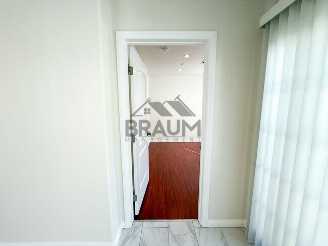 Building Photo - 1423 Franklin St