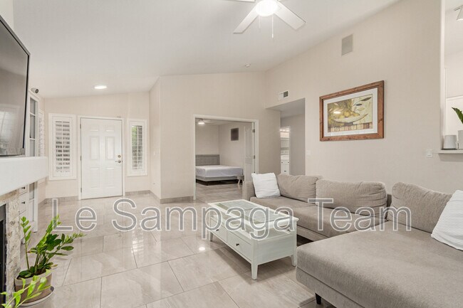 Building Photo - 1448 N Saddle St