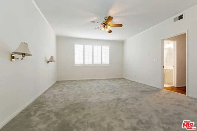 Building Photo - 8568 Burton Way