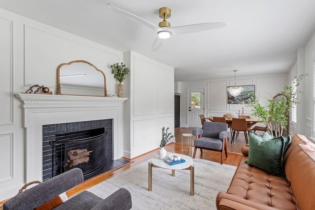 Building Photo - RENOVATED Three Bedroom Home!