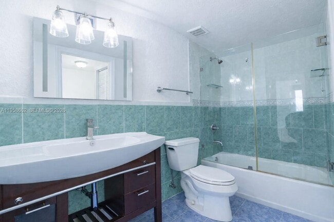 Building Photo - 2740 W 76th St